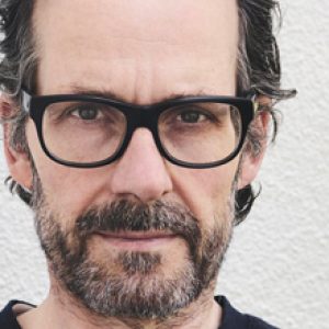 Gres Mutina disegnato da Konstantin Grcic in una reception aziendale