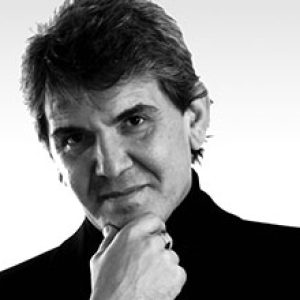 Nikolas Chachamis, designer delle collezioni Enosi e I-Meet di Las Mobili