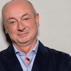 Piero Lissoni, autore delle collezioni Asymmetrical per Tecno