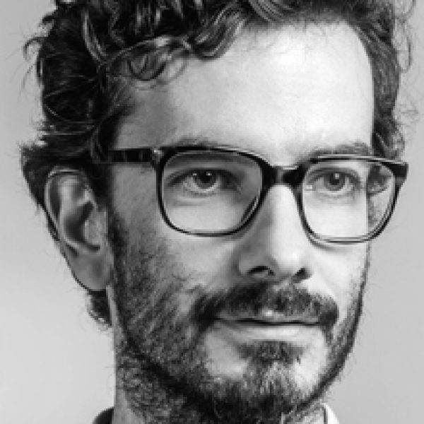 Il designer Andrea Steidl autore della collezione Suiseki di LaCividina
