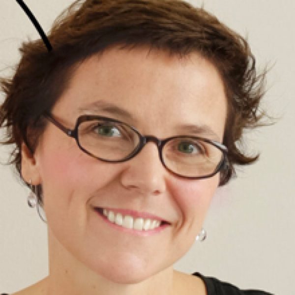 Constance Guisset, designer e scenografa parigina, autrice della collezione Waves per LaCividina
