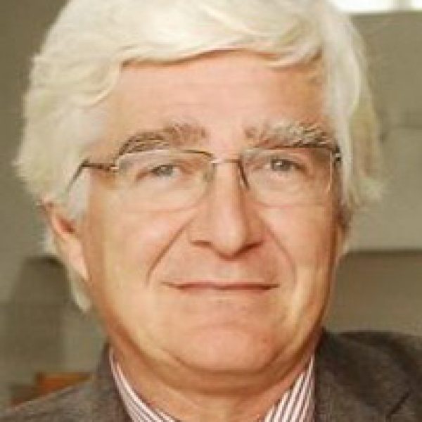 Luca Scacchetti, architetto e autore della collezione direzionale Ianus per Tecno