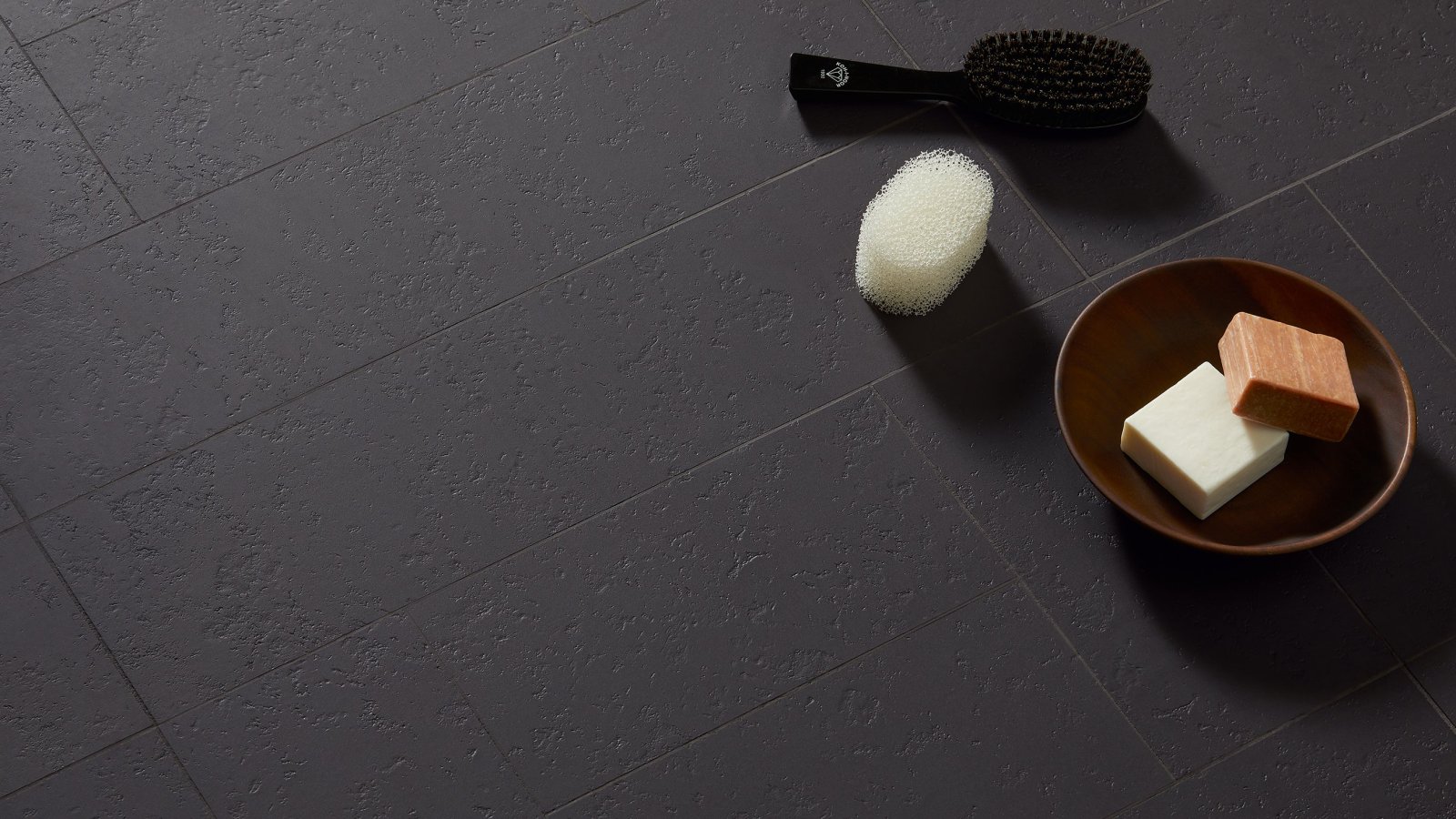 Superficie in gres estruso Kosei di Mutina