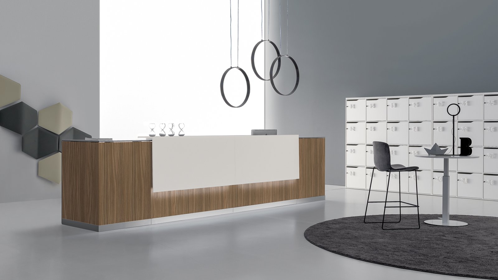 Bancone reception Qubo di DVO Office in rovere naturale con top bianco