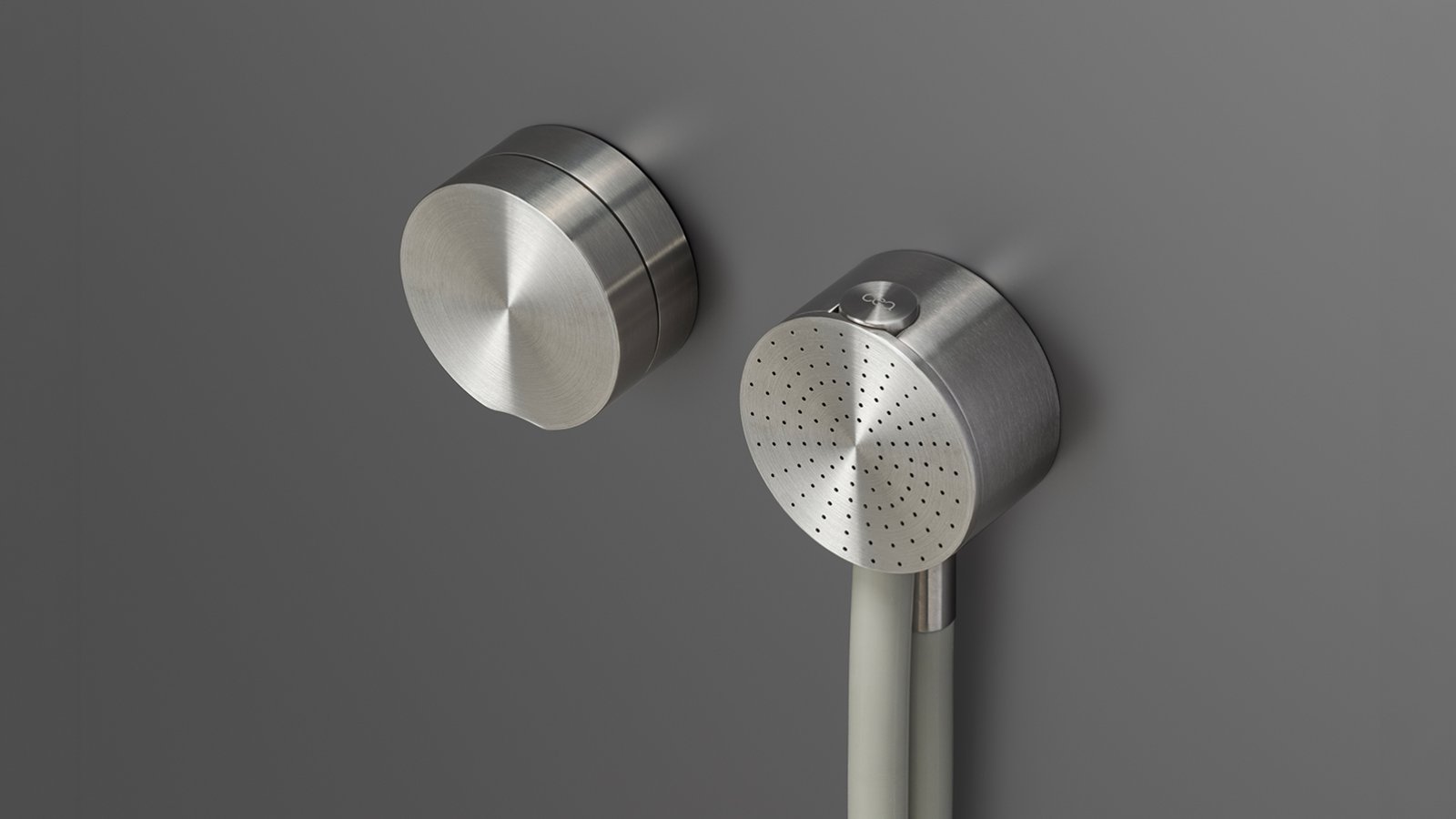 Miscelatore progressivo a parete Giotto di Cea Design in acciaio inox satinato