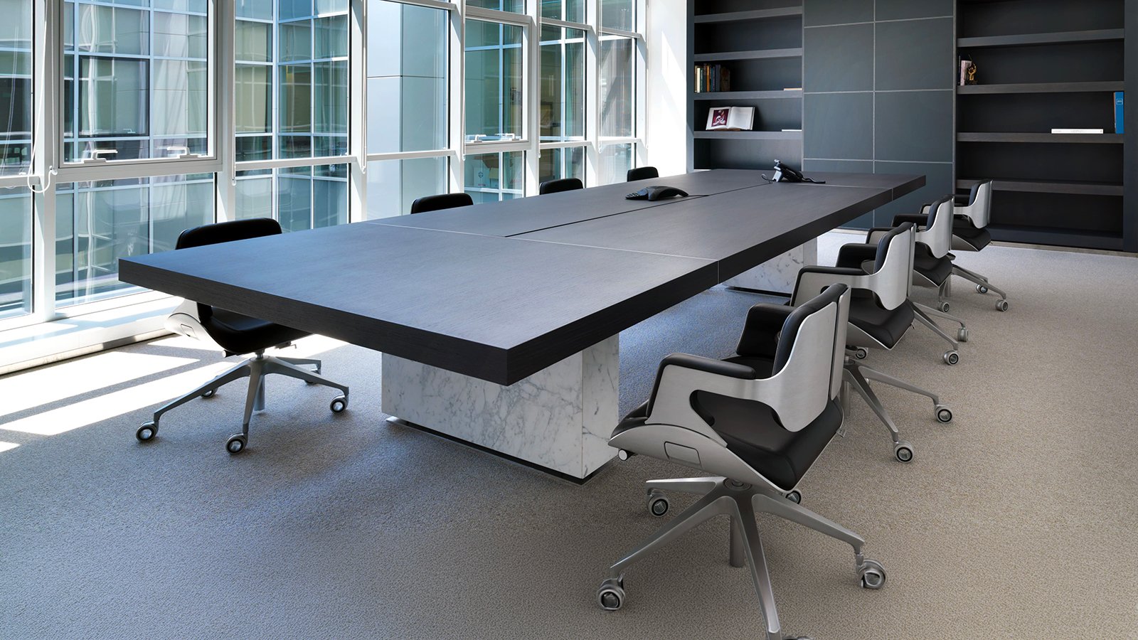 Tavolo per sala riunioni Asymmetrical Meeting di Tecno con piano asimmetrico