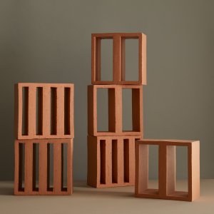 Cortile con parete in Tally Outdoor