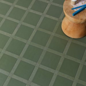 Dettaglio della texture Rough di Time con grani minerali