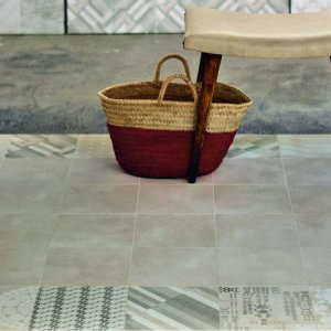 Pavimento esterno in Azulej su terrazza coperta