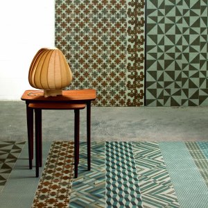 Bagno direzionale con patchwork Azulej di Mutina