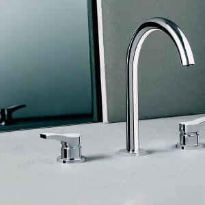 Doccetta a stilo FIT della serie AL/23 con il flessibile che scende ad ansa