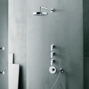 Gruppo lavabo a tre fori AL/23 con bocca e due maniglie in nero opaco