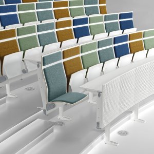 Aula magna in curva arredata con il sistema Ares Line Omnia Evolution
