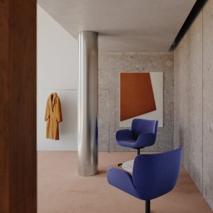 Cari nella zona d'attesa di un ufficio