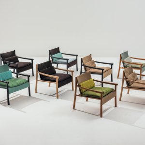 Kata Chair attorno al tavolo del coworking