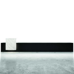 Top access in alluminio con prese e USB sul piano Lux