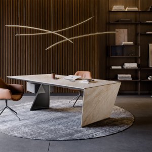 Scrivania design Nasdaq di Cattelan Italia con gamba in acciaio in diagonale