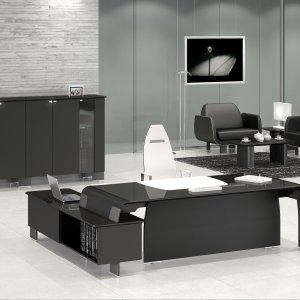 Comandi touch Soundoffice sul sottomano in cuoio della scrivania AlfaOmega