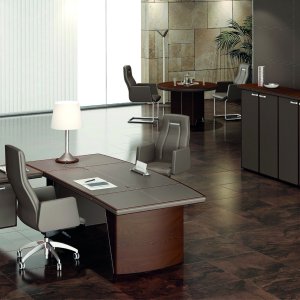 Cassetto Secretaire aperto nel fianco della scrivania iSixty, rivestito in cuoio