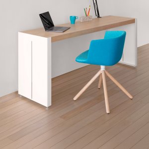Sedia design Cut al tavolo riunioni con rivestimento totale
