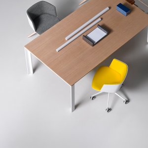 Cut di Lapalma con base girevole in legno massello