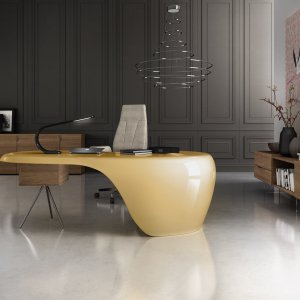 Piano da 220 centimetri visto di lato