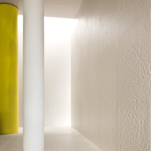 Bagno rivestito in Folded bianco di Raw Edges