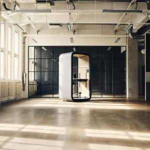 Framery One inserito in un open space di design italiano