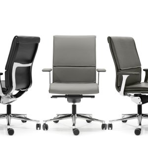 Dettaglio della rete elastica bicromatica della Una Chair
