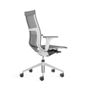 Fila di sedute Una Chair lungo il tavolo del consiglio