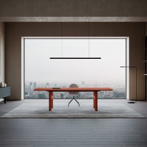Scrivania direzionale Hito di IVM Office con piano in Noce Canaletto e gambe laccate