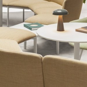 Tavolo ADD T con piani concatenati in rovere sbiancato