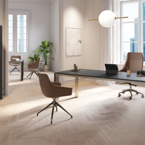 Scrivania direzionale moderna Iulio di Las Mobili con gambe in alluminio Inox Grey e inserto effetto legno