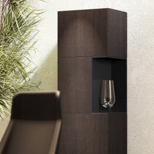 Mobile basso Monolith da 240 cm con ante reversibili premi-apri