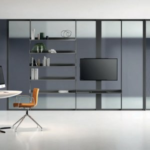 Porta in vetro Simple Bold allineata ai profili della parete