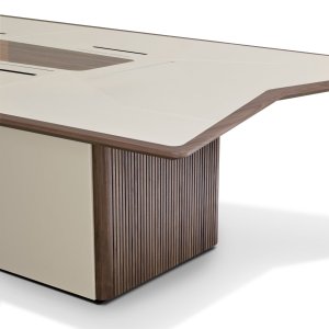 Le otto scatole elettrificate distribuite sul piano