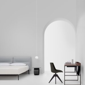 Piano in Fenix nero opaco su una scrivania 20.Venti