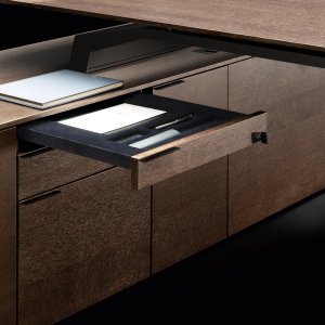 Ambiente Metar in rovere Carbon e metallo grigio ombra