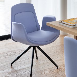 Poltroncina da sala riunioni della collezione Nordic