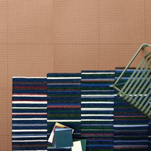 Reception con rivestimento a punti Pico disegnato dai Bouroullec