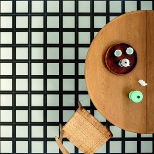 Ambiente con pavimento in Mattonelle Margherita e arredi, design Nathalie Du Pasquier