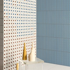 Credenza composta con blocchi Bloc Blue e piano in legno