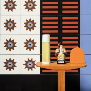 Piastrella decorata Stripes, disegno a mano di Nathalie Du Pasquier per Mutina