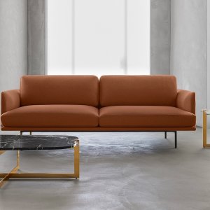 Divani design: New York di Quinti a tre posti da 256 cm in una sala d’attesa