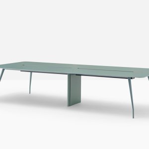 Kit luce K_LUCE sopra la Rizz Workstation con le piante sul ripiano superiore