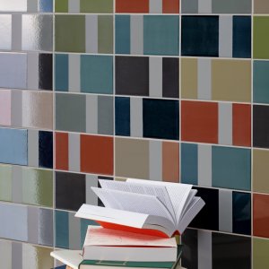 Sala riunioni con parete in Diarama di Mutina