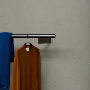 Primo piano delle scaglie ceramiche pressate nella superficie Primavera