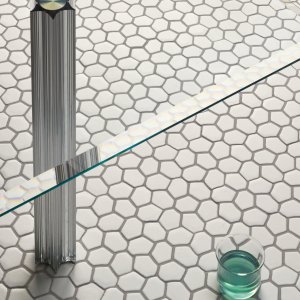 Parete in mosaico Botanica di Mutina con elementi organici White