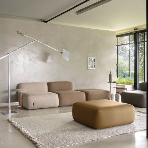 Poltrone attesa One Hundred di Quinti: due moduli seduta e un pouf in reception
