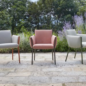 Sedia design Brezza con struttura in acciaio tubolare
